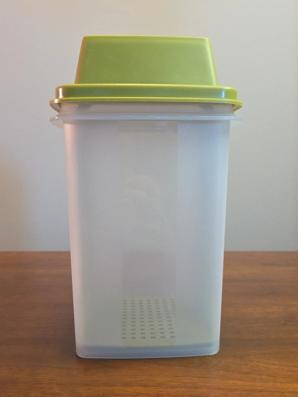 Vintage Tupperware Pickle Keeper Container 1330-8 Avacado Green